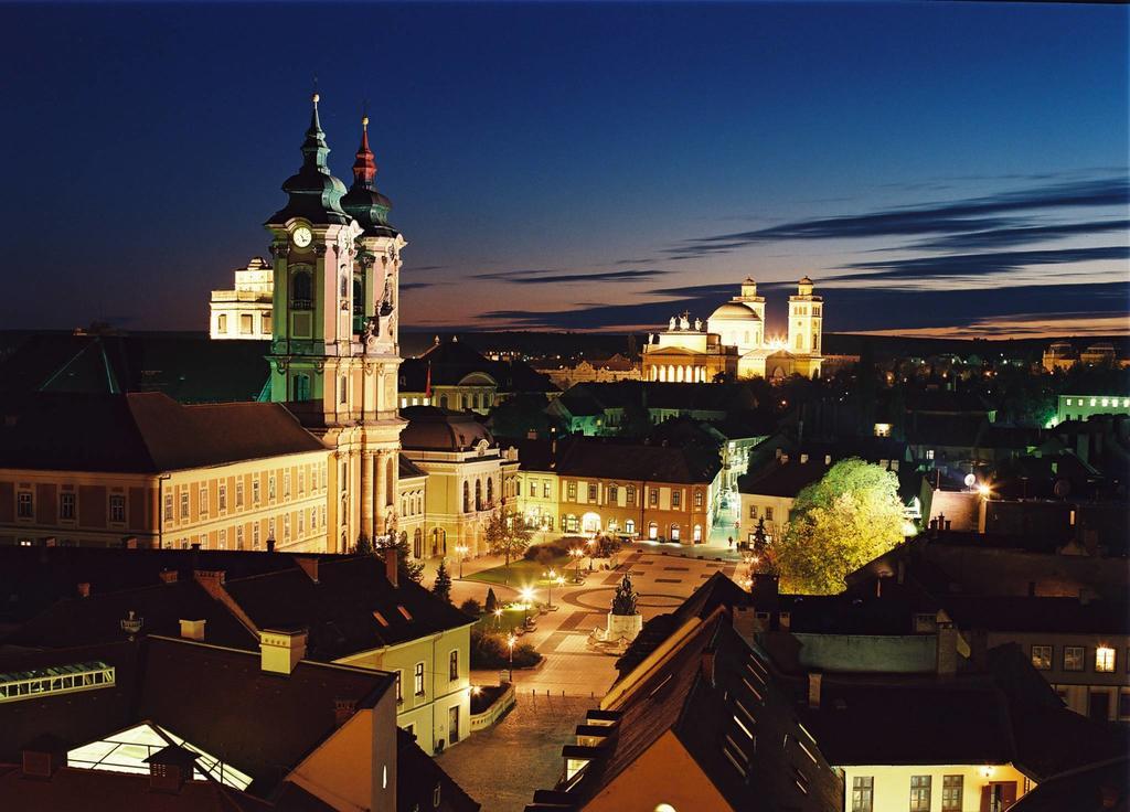 Szechenyi Apartman Eger Buitenkant foto