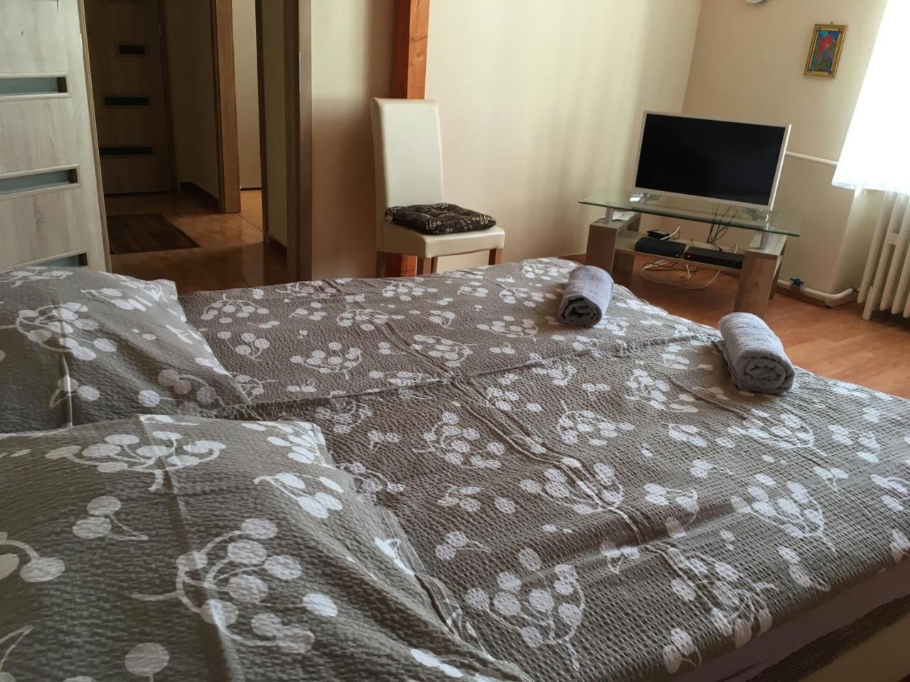 Szechenyi Apartman Eger Buitenkant foto